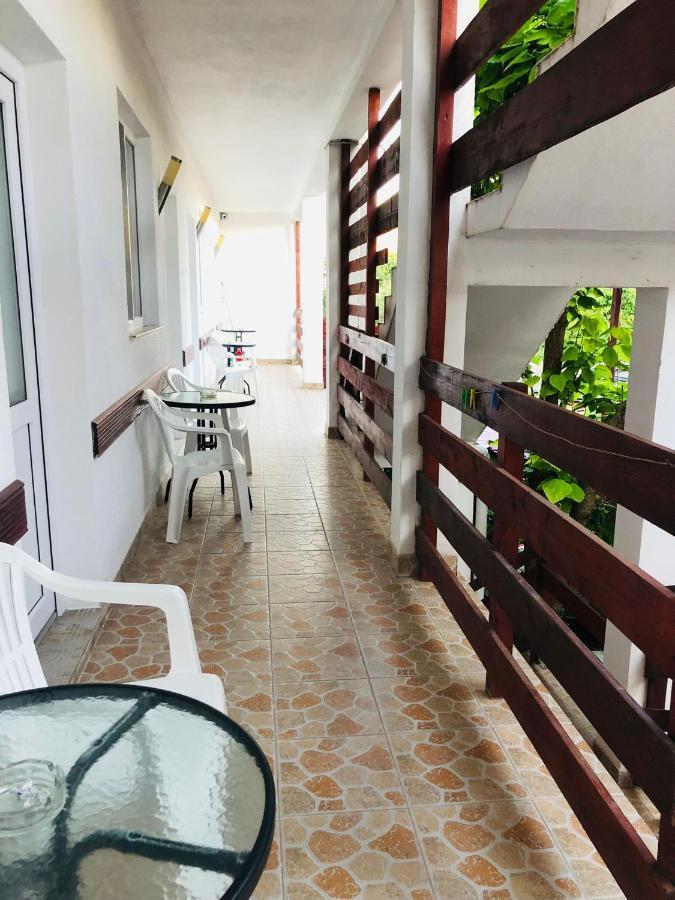 Отель Casa Andrei Костинешти Экстерьер фото