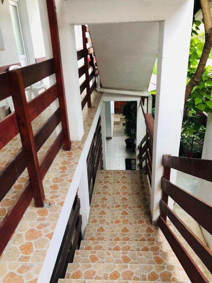 Отель Casa Andrei Костинешти Экстерьер фото