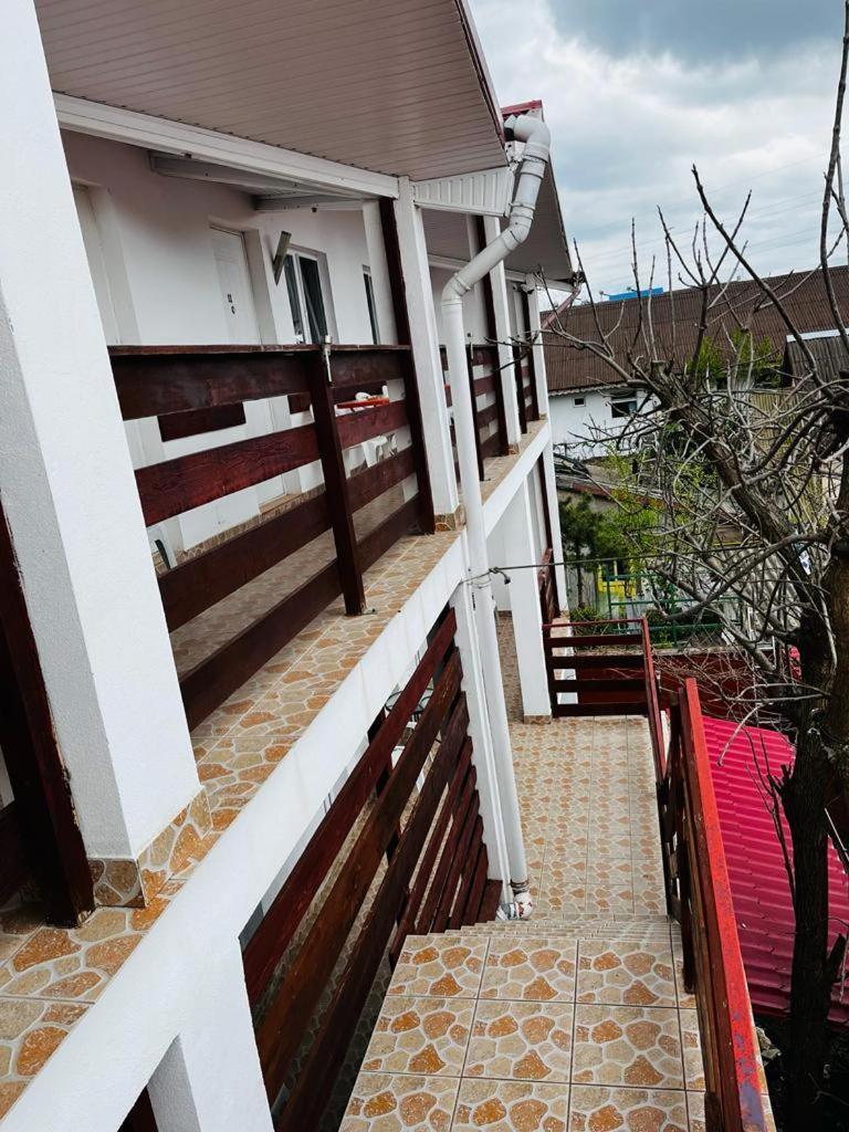 Отель Casa Andrei Костинешти Экстерьер фото